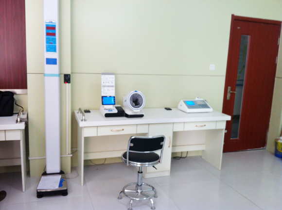 我公司技術(shù)人員赴兗州進行健康小屋安裝調(diào)試
